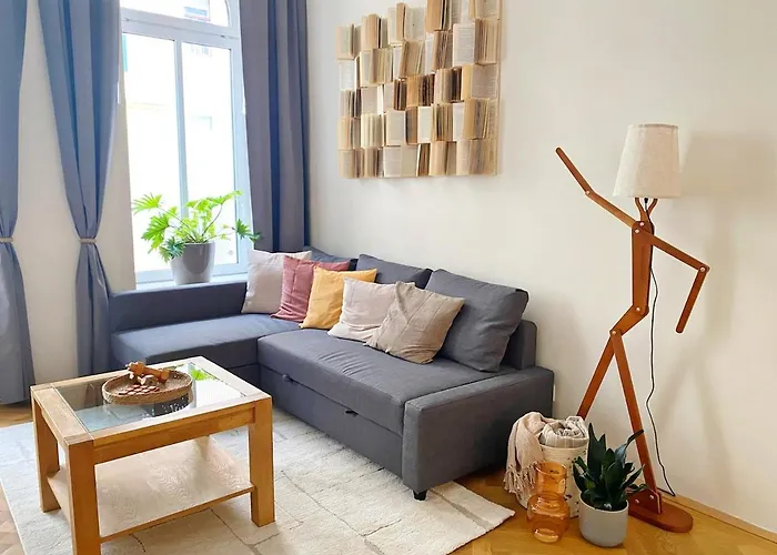 Bright Ground-floor Near Main Station * Viena